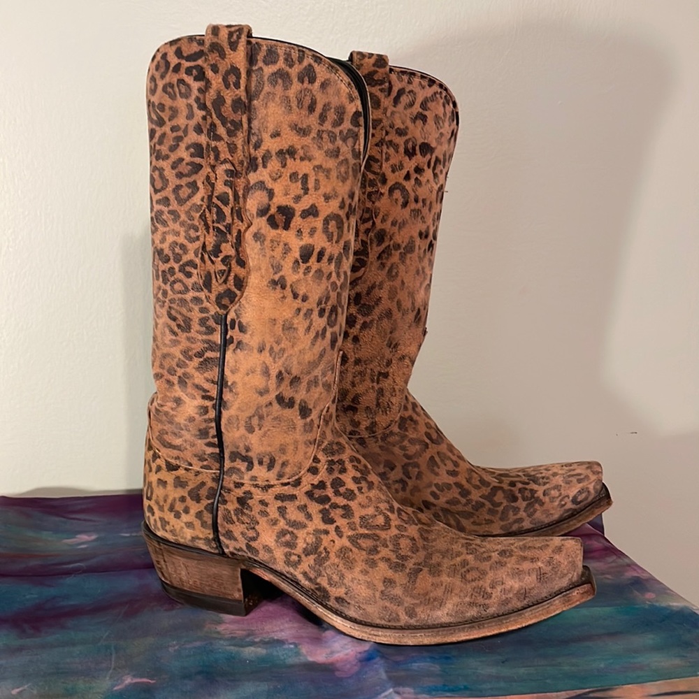 Women’s Lucchese leopard print cowboy boots!